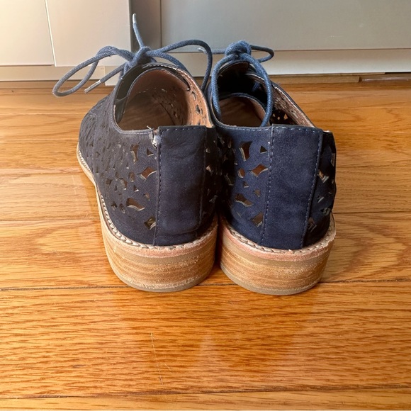 Jeffrey Campbell Navy Laser Cut Daisy Oxford Loafers — Size 6 - Picture 4 of 7
